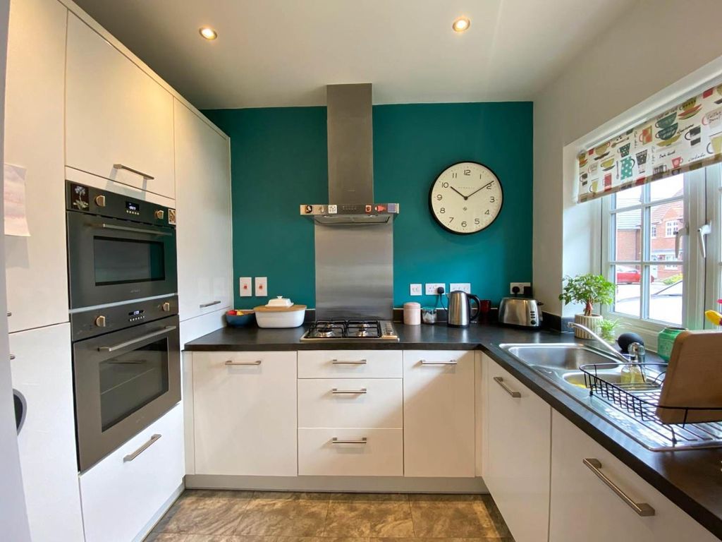 Property photo 2 of 14 7c028ce5-8708-45A2-B464-47ba0Bfea94B.Jpg