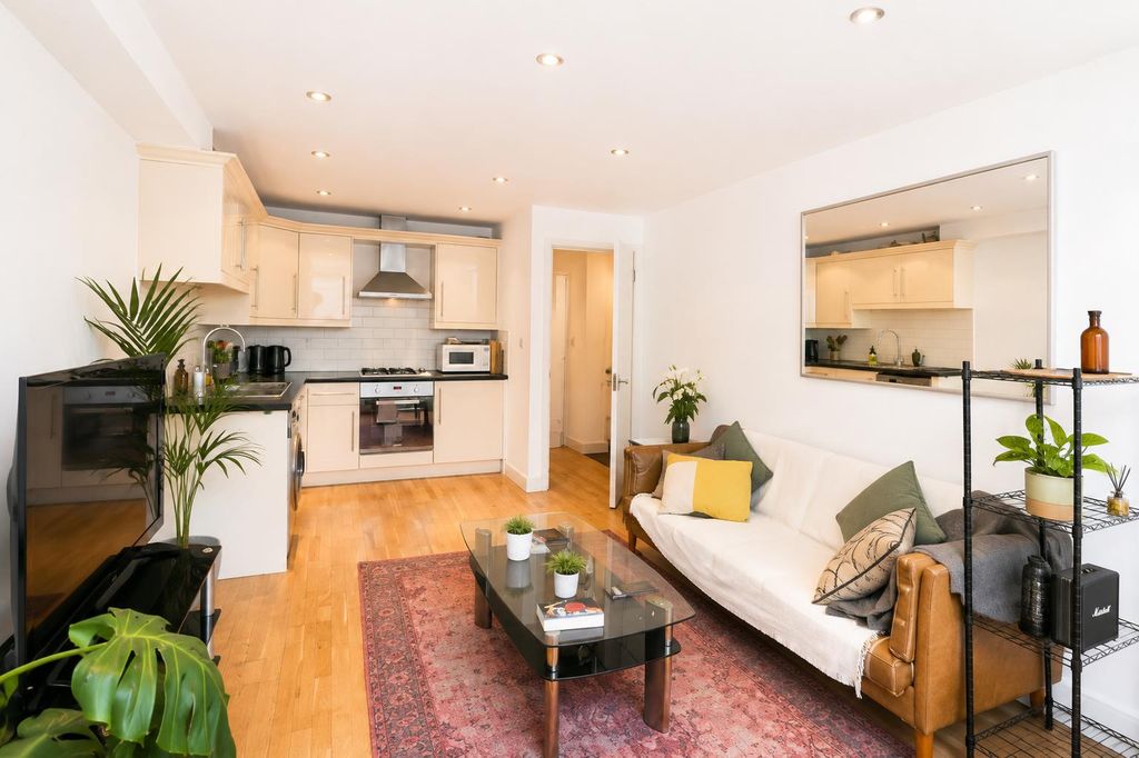 Property photo 3 of 19 Flat 2, 519A85C5.Png