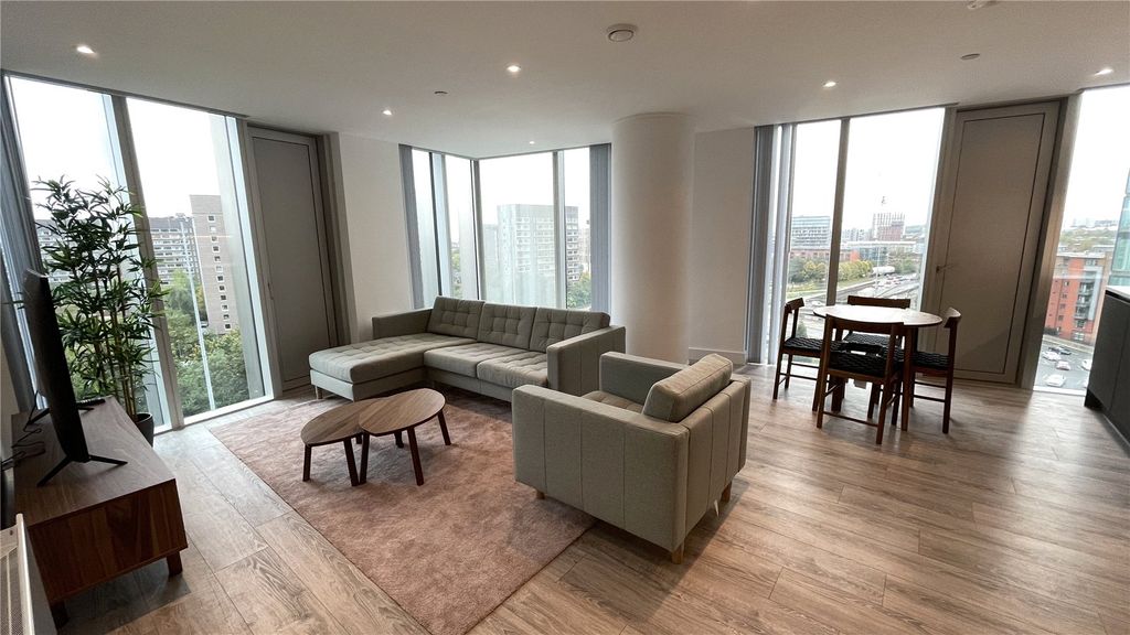 Property photo 1 of 22 Living Room