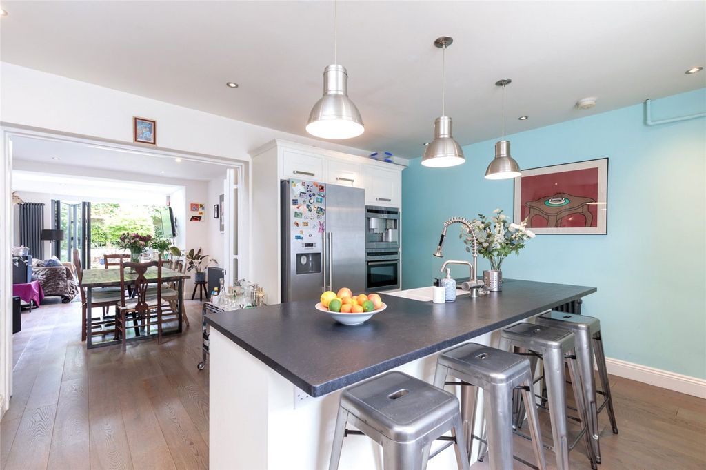 Property photo 3 of 29