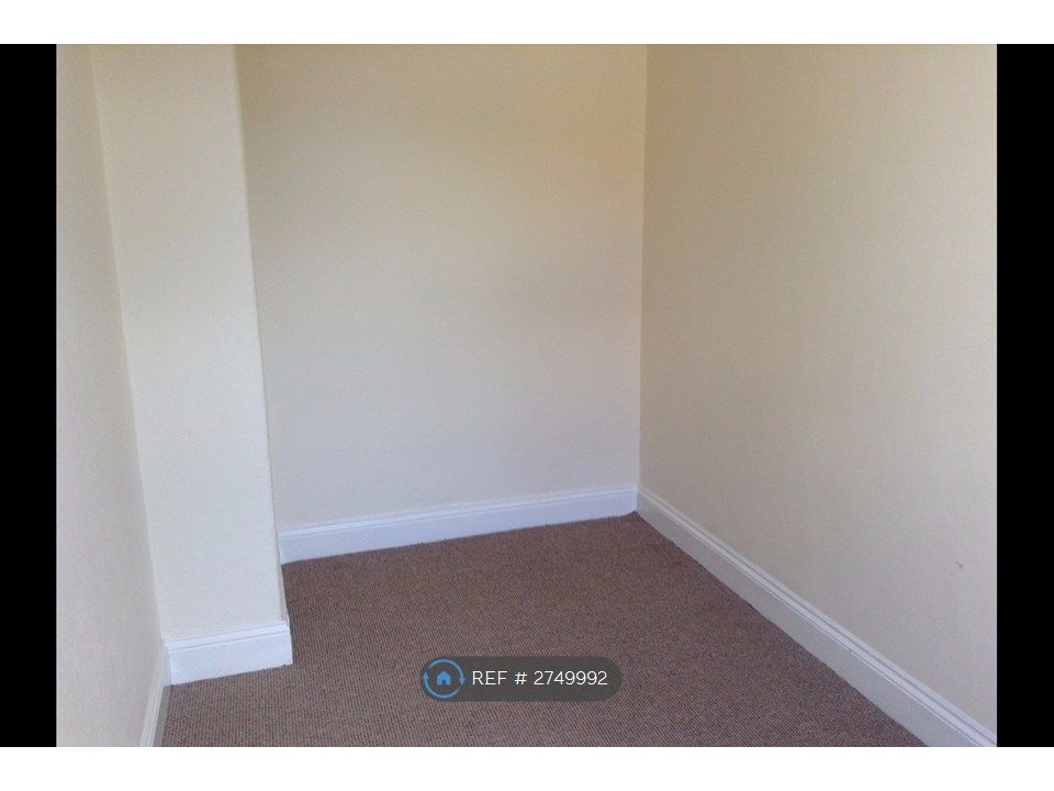 Property photo 3 of 5 Bedroom