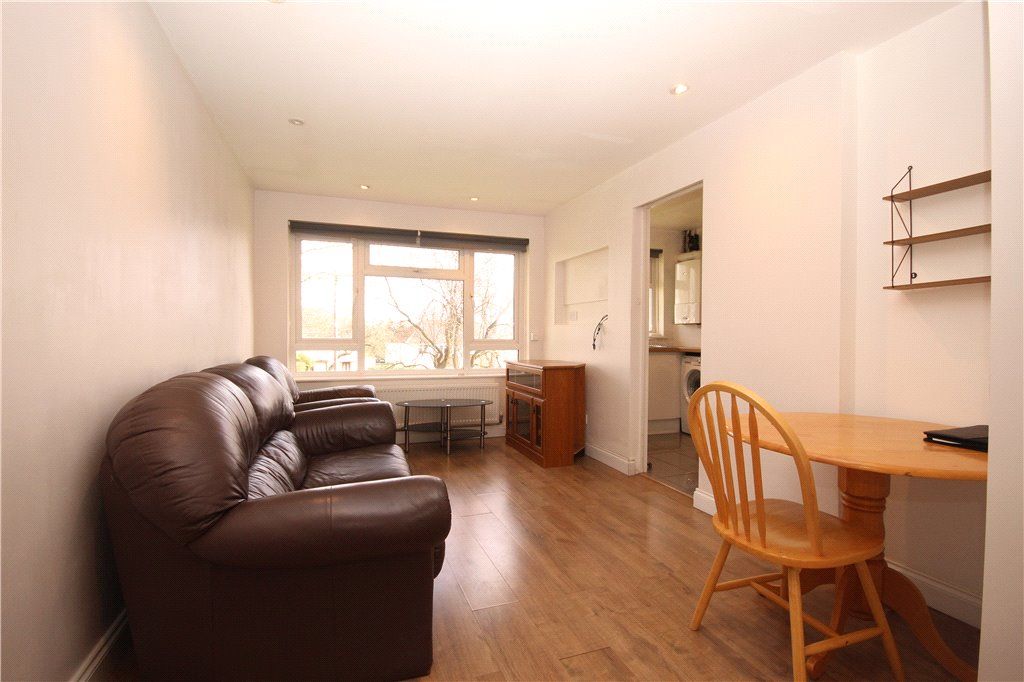 Property photo 1 of 6 Living Room