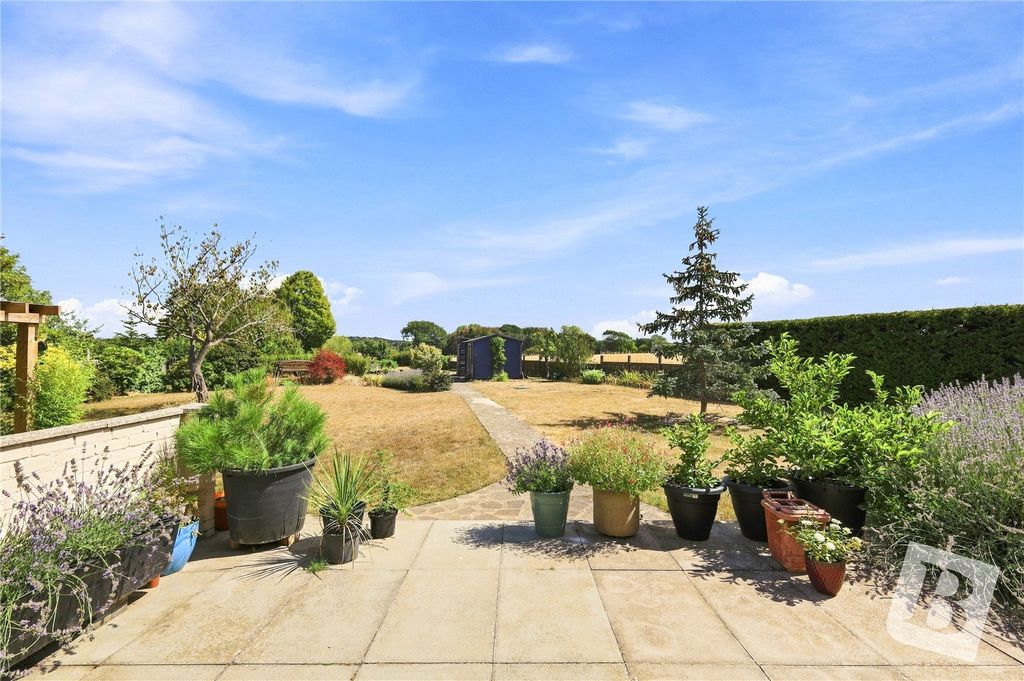 Property photo 1 of 33 Rear Garden