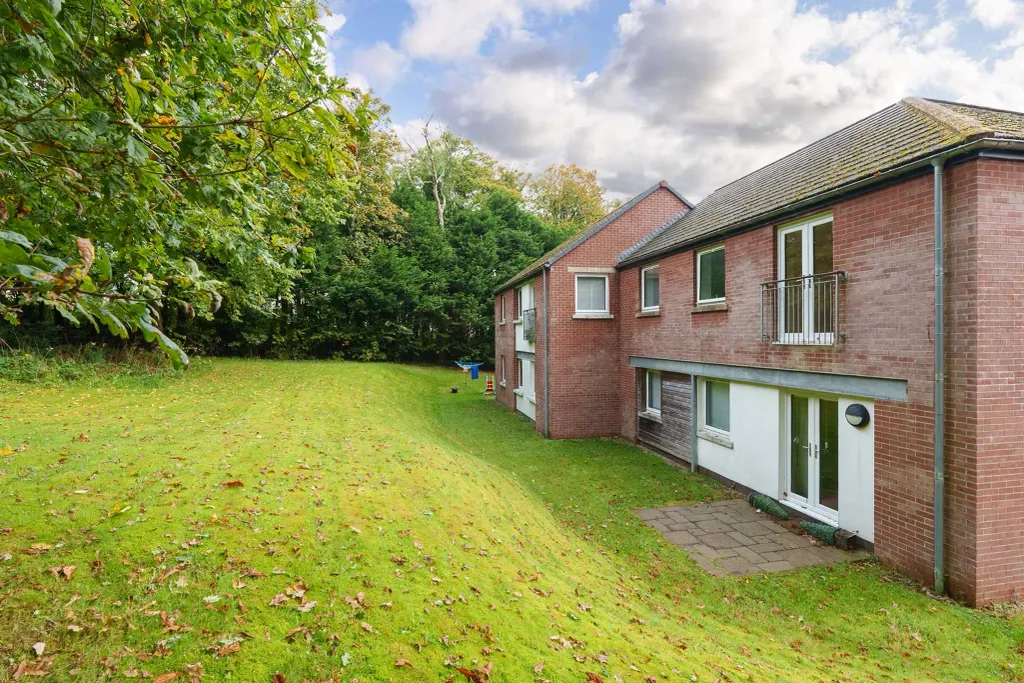 Property photo 2 of 18