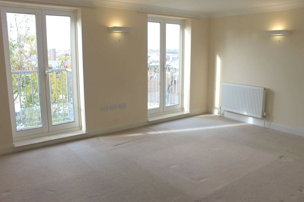 Property photo 1 of 9 Lounge