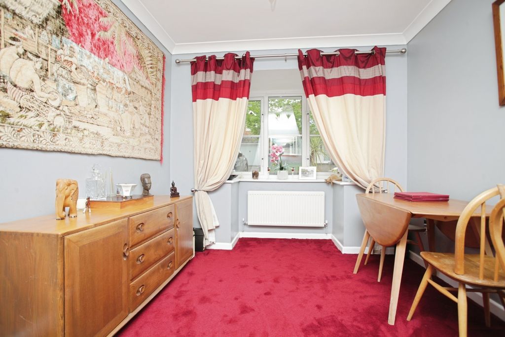 Property photo 3 of 17 Dining Room