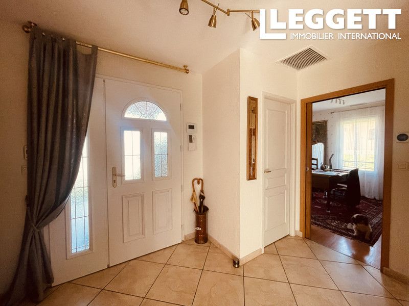 Property photo 3 of 10