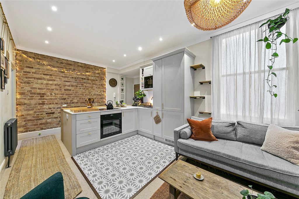 Property photo 3 of 11 Picture No. 02