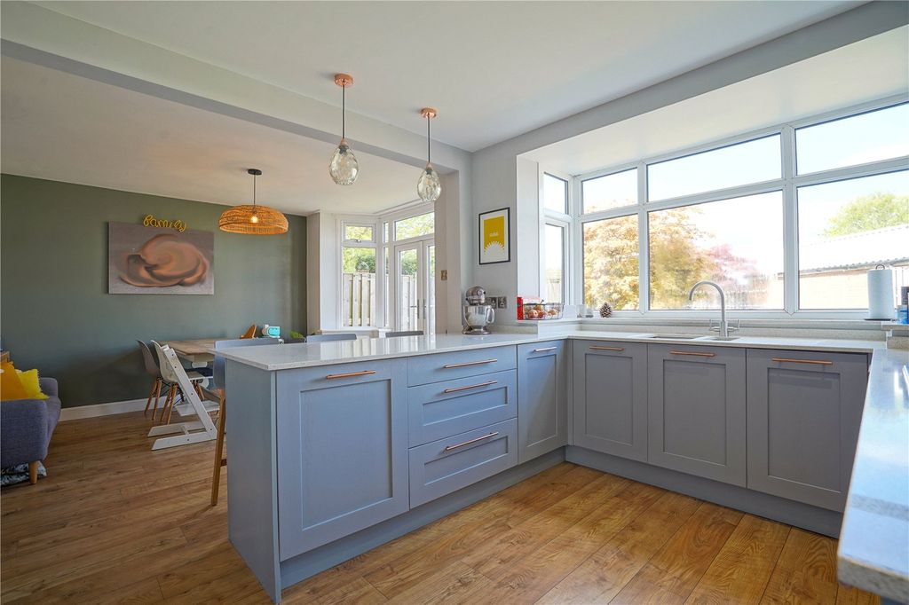 Property photo 3 of 25 Picture No. 12