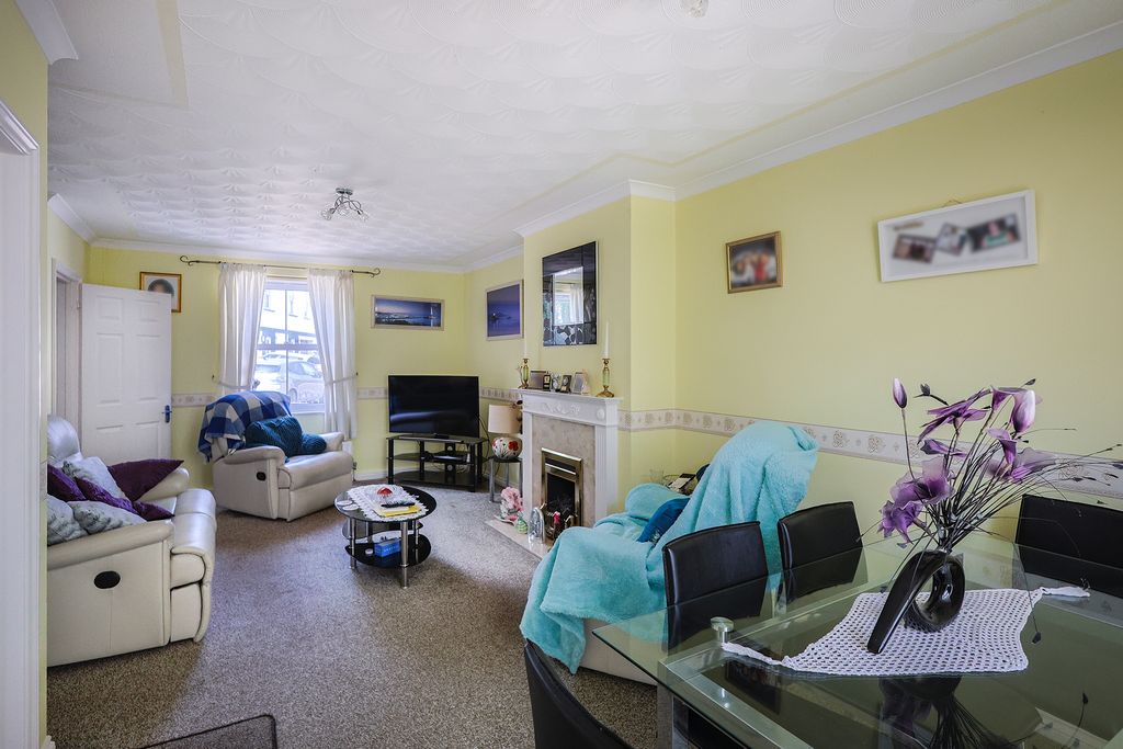 Property photo 3 of 16 Photo 2