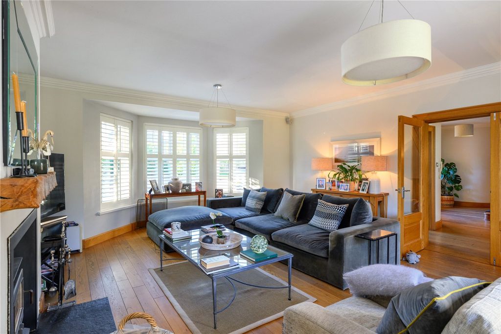 Property photo 3 of 34 Sitting Room