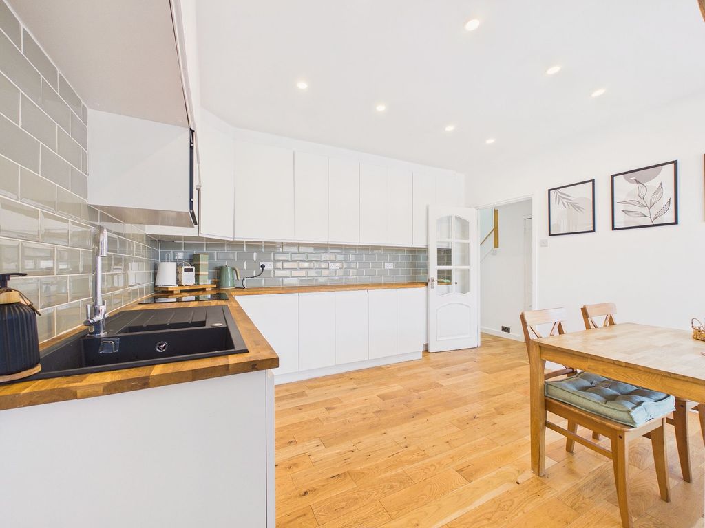 Property photo 3 of 15 Dining Kitchen
