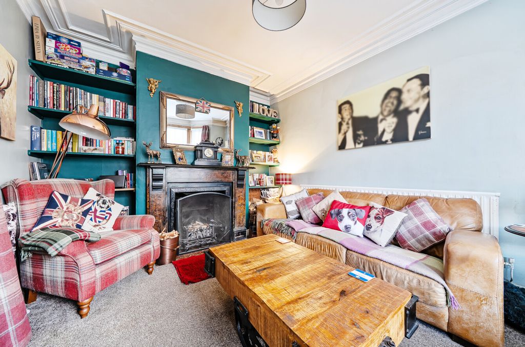 Property photo 3 of 21 -696F5c7F97Dbe-l-1399862-14-696A7A64ee405