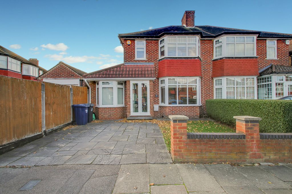 Property photo 1 of 16