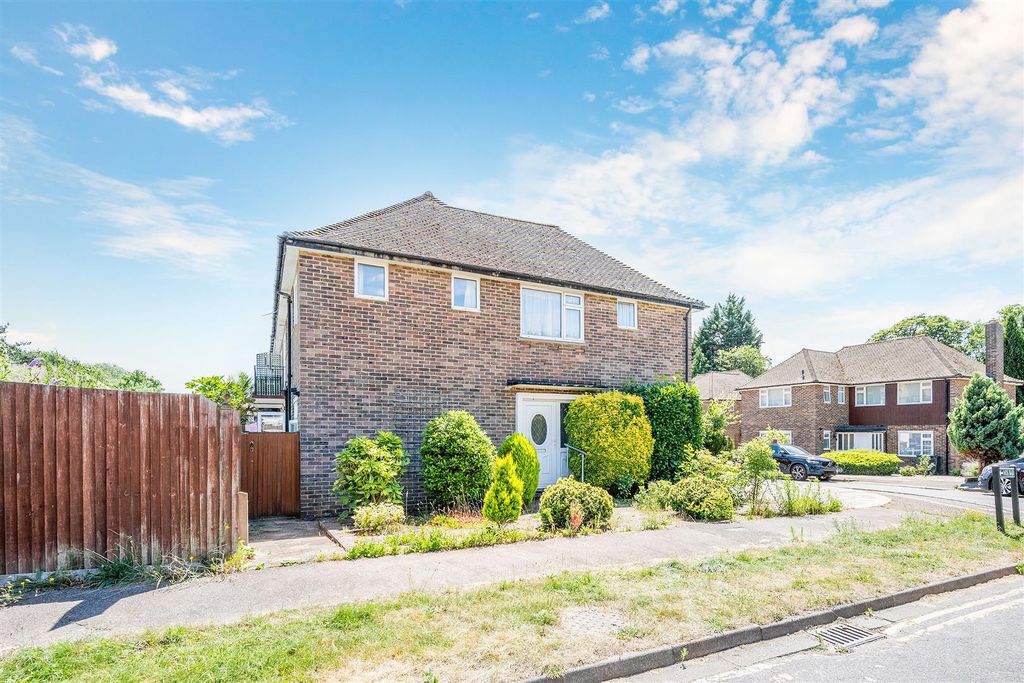 Property photo 1 of 16 Courtlands Crescent, 33- (15).Jpg
