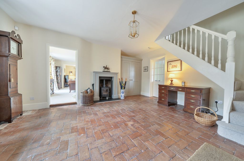 Property photo 3 of 24