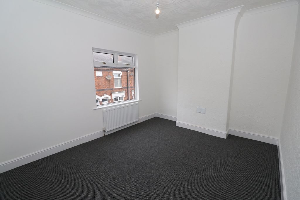 Property photo 3 of 6 Bedroom 1