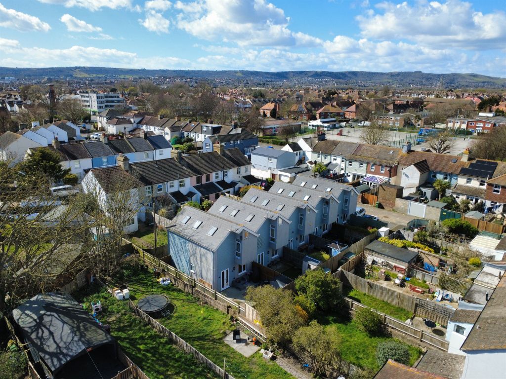 Property photo 1 of 22