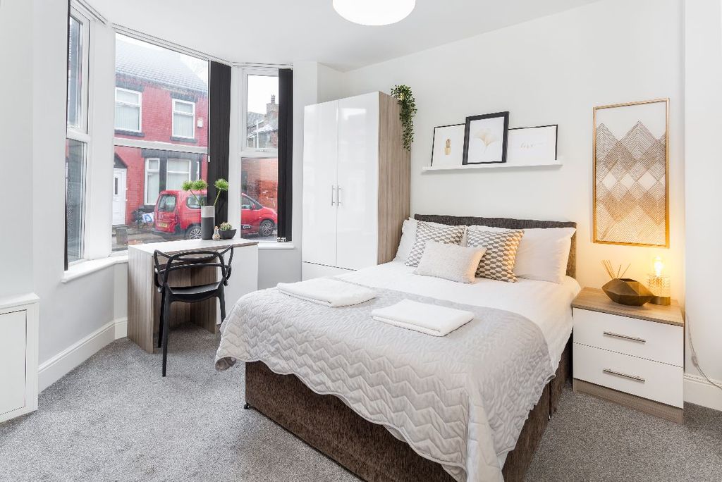 Property photo 1 of 27