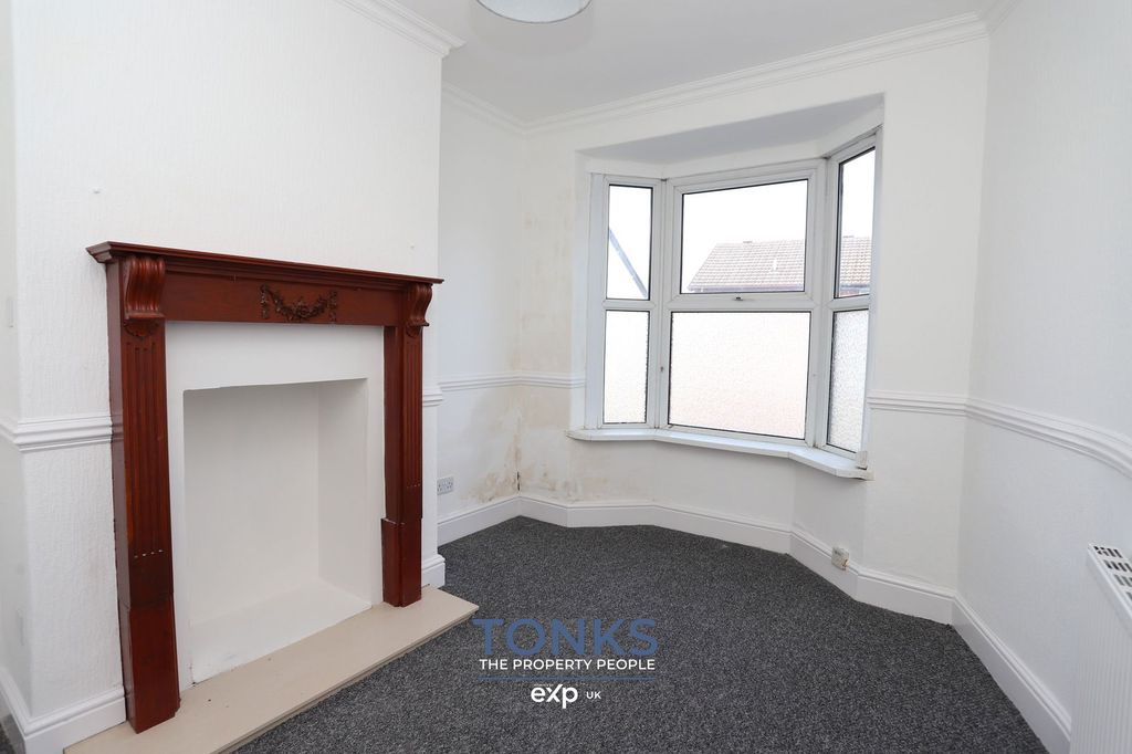 Property photo 2 of 16