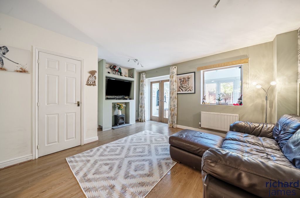 Property photo 2 of 19 2Bb8289A10c74453B86Be26d55d22F4B