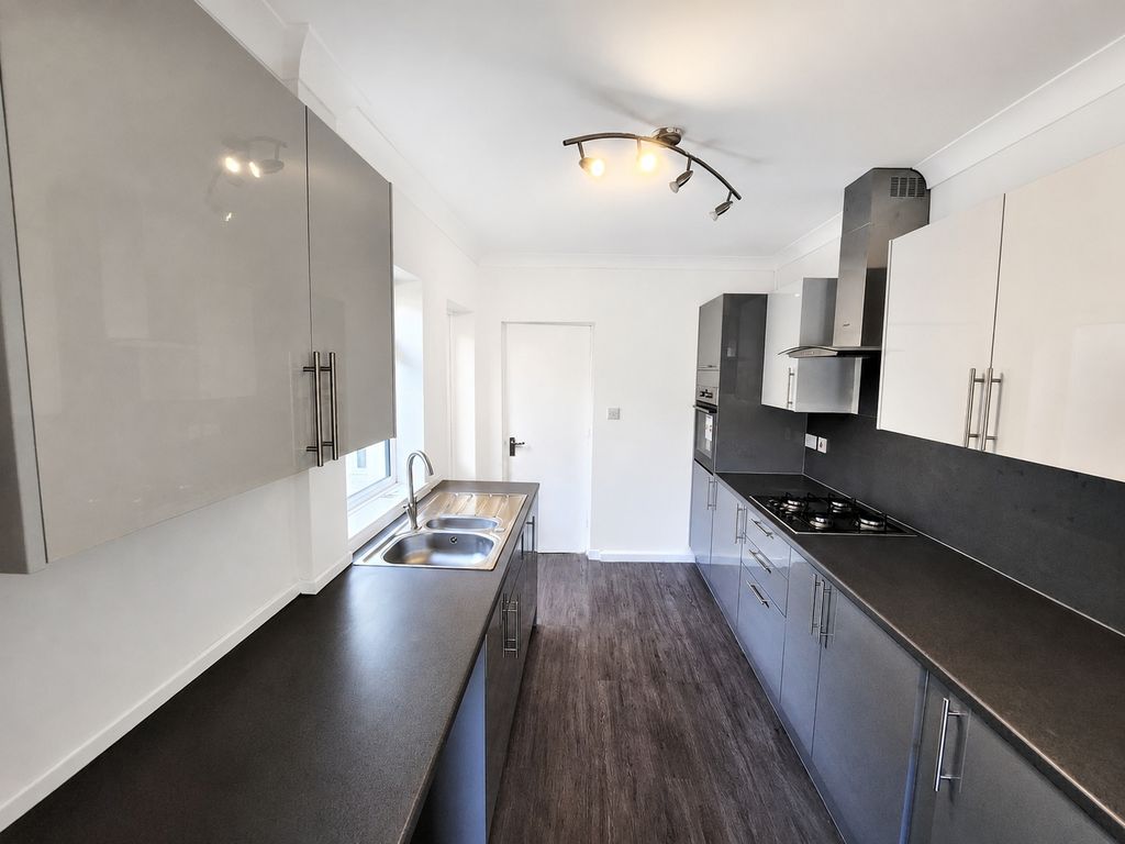 Property photo 2 of 12 Kitchen