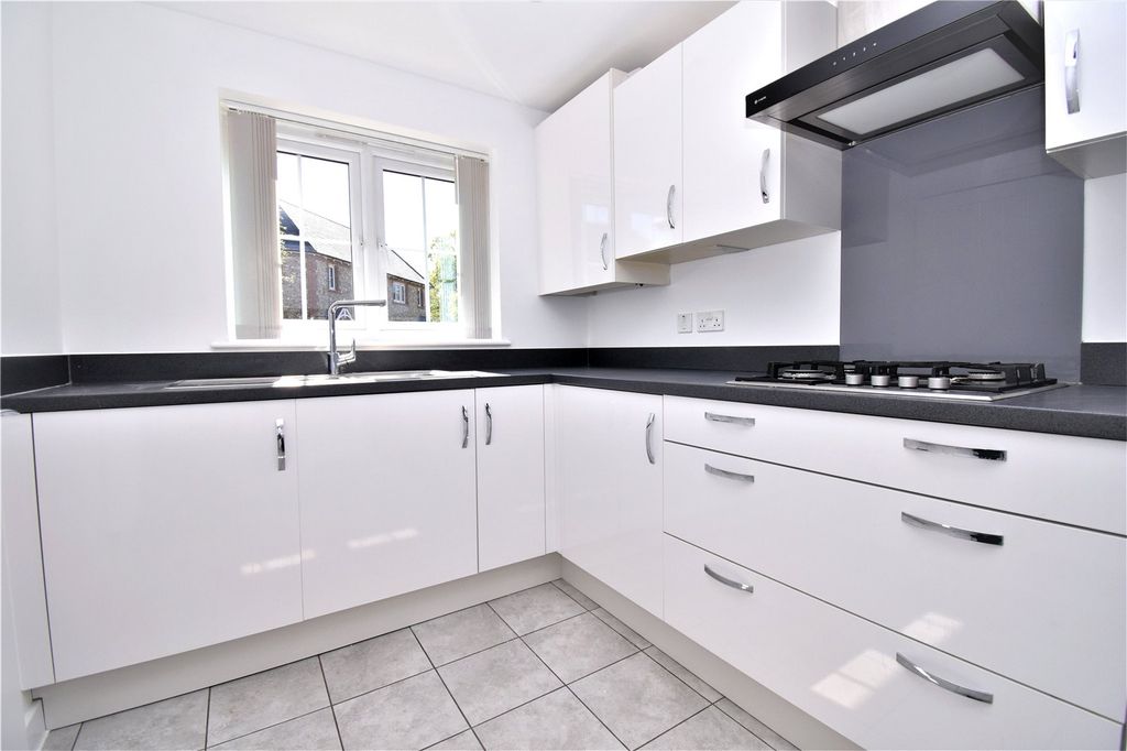 Property photo 2 of 12 Picture No. 14