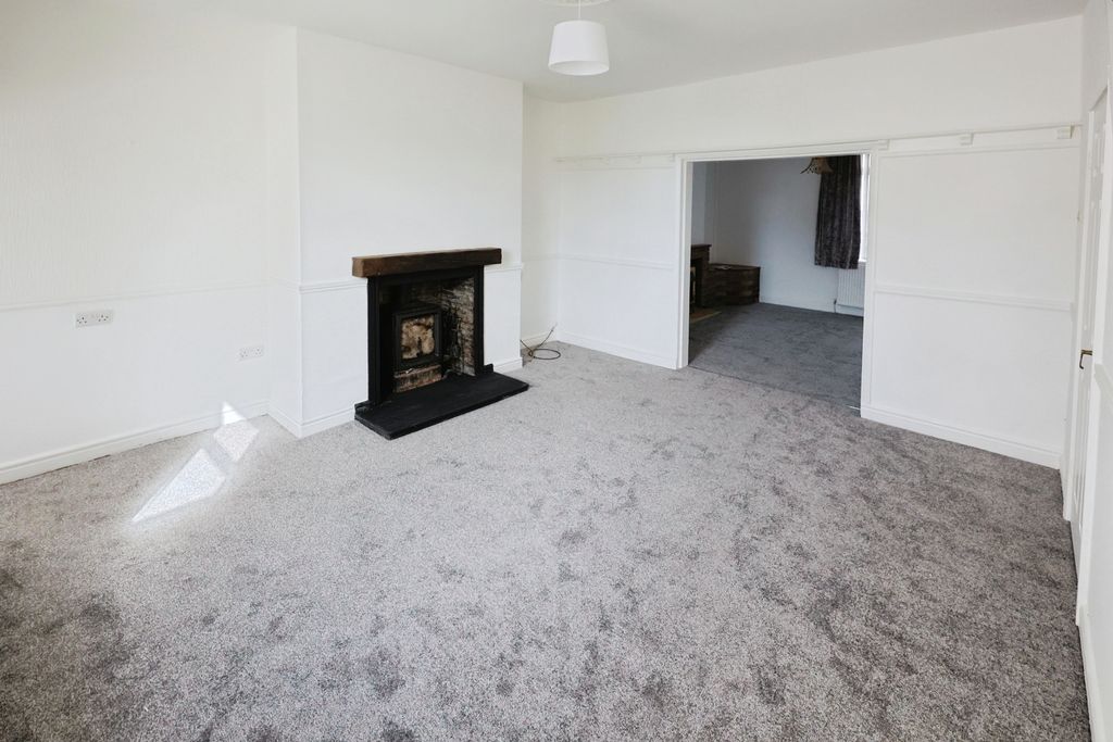 Property photo 3 of 8 Pbox-Img.Jpg