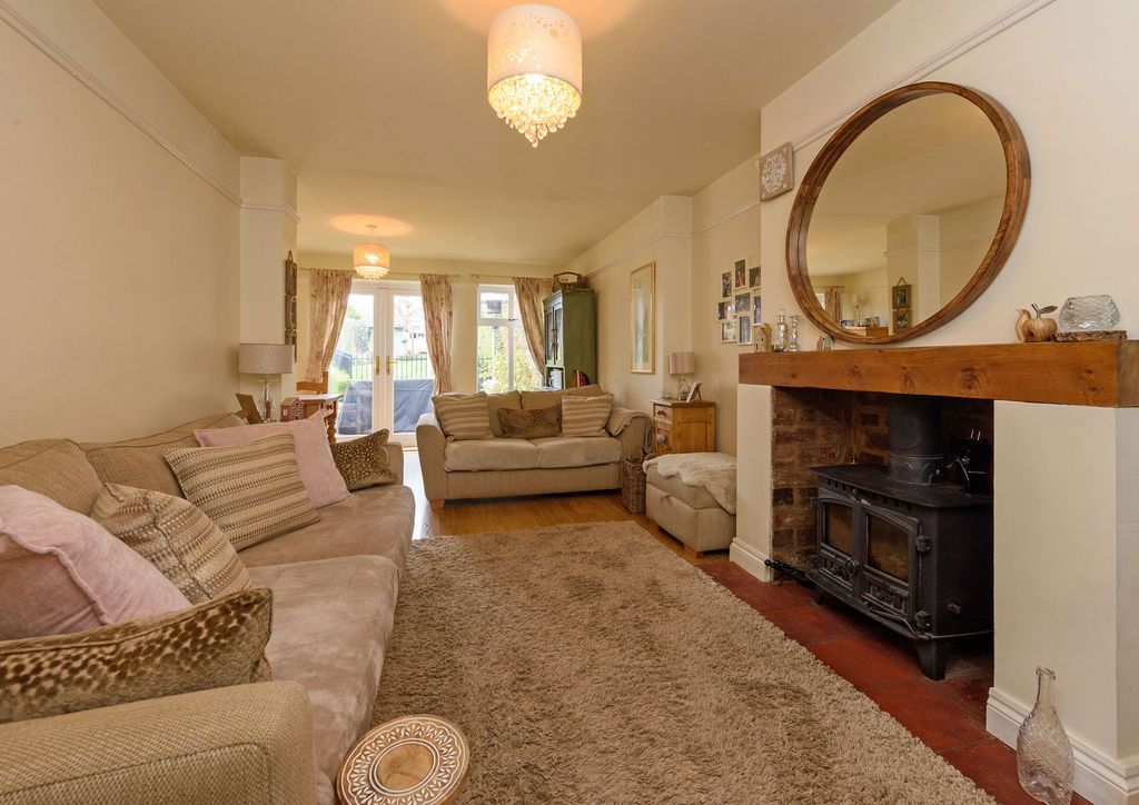 Property photo 2 of 23