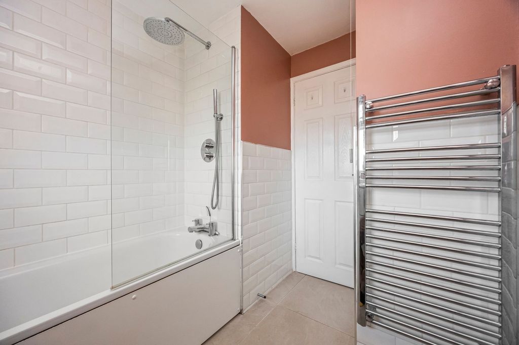 Additional image 12 of 2 bed flat for saleJarvis Road, Arundel BN18