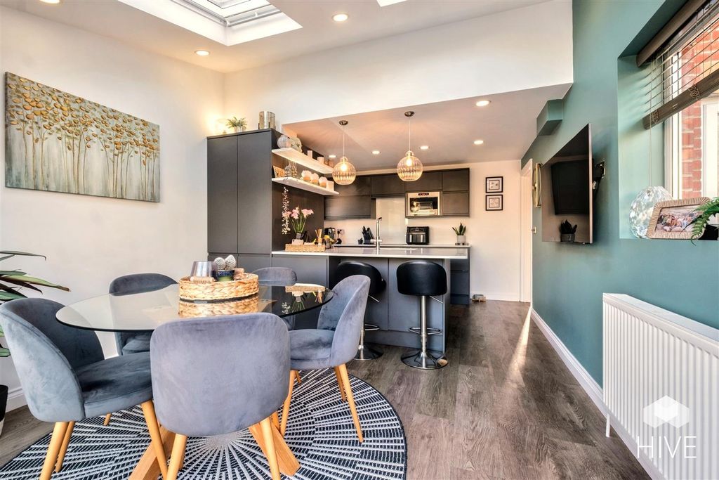 Property photo 3 of 29