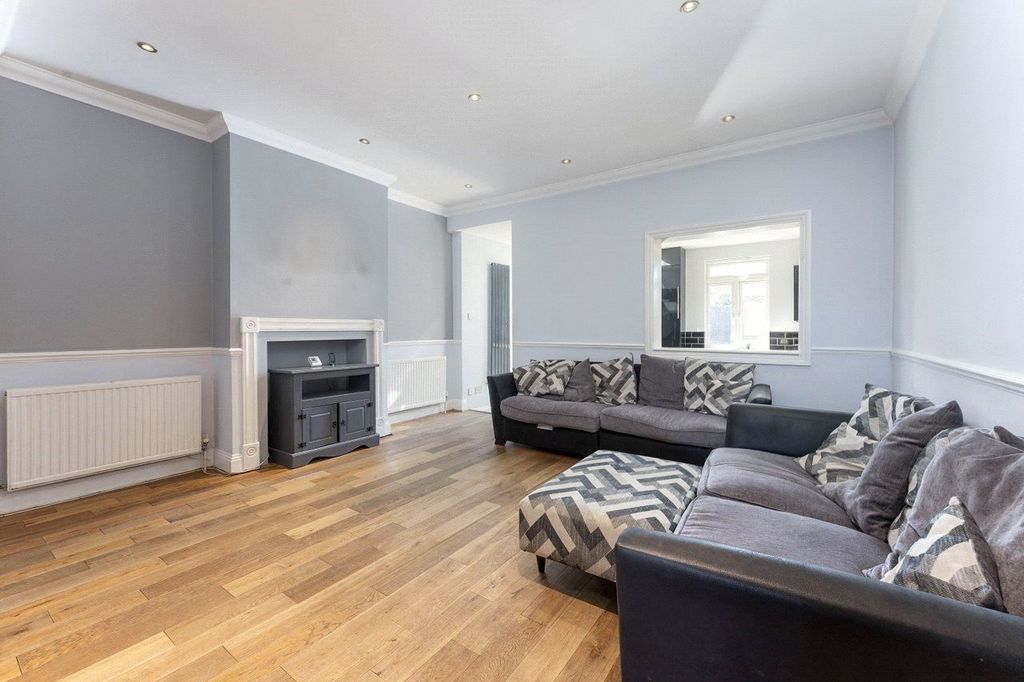 Property photo 2 of 17 Picture No. 06