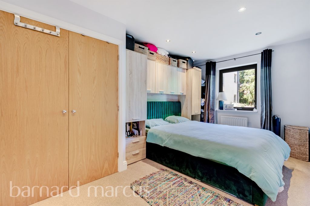 Property photo 3 of 11