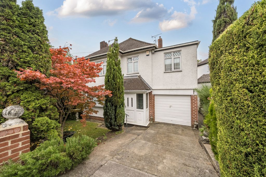 Property photo 1 of 18 Exterior