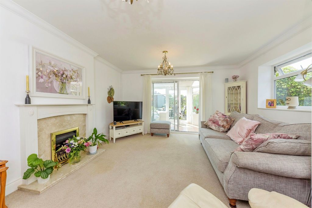 Property photo 2 of 15