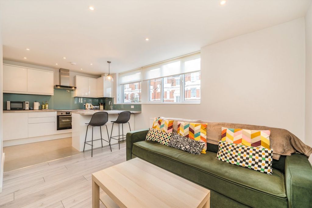 Property photo 2 of 5