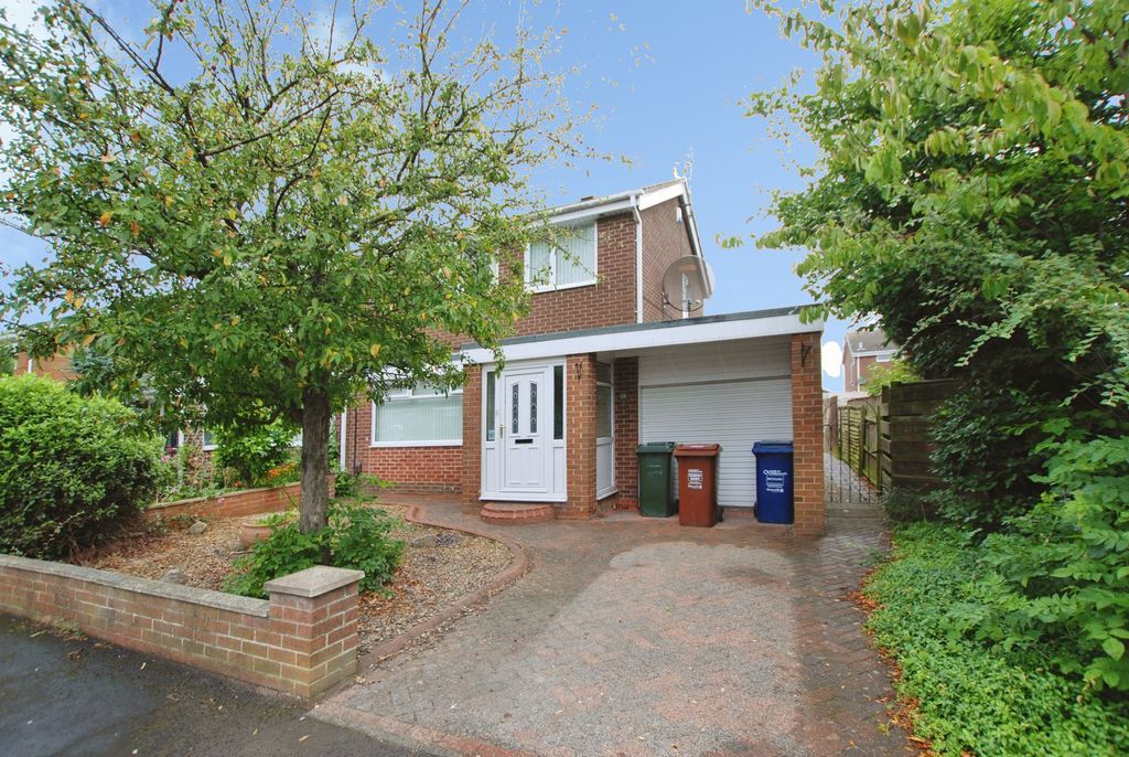 Property photo 1 of 10 Photo 6