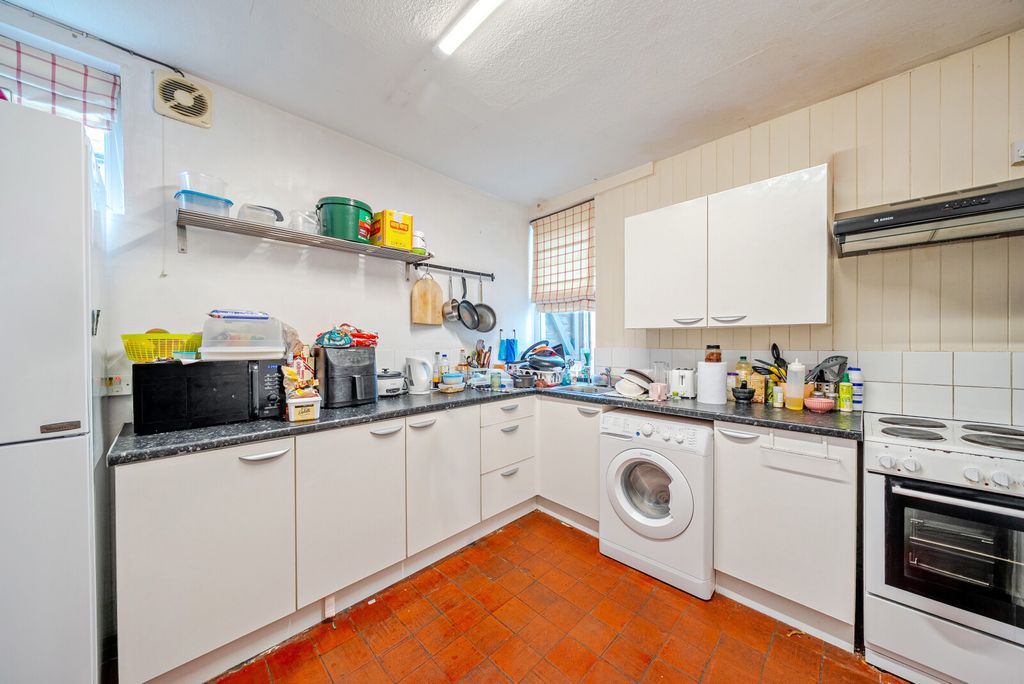 Property photo 3 of 12 1436781-18-69c690...