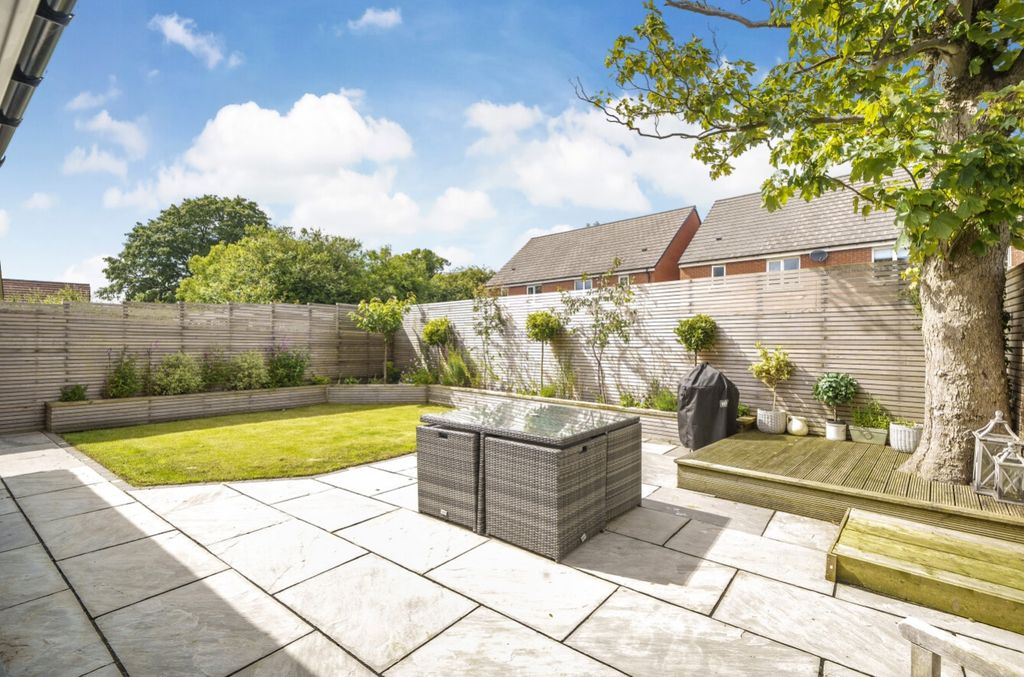 Property photo 3 of 19 Ewemove Harrogate Garden