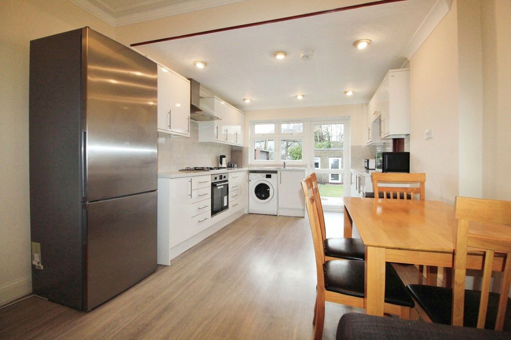 Property photo 3 of 29 Gallery