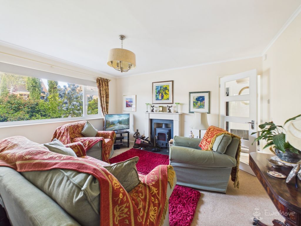 Property photo 2 of 16 Living Room- Mark Stephens Ewemove Newmarket And S