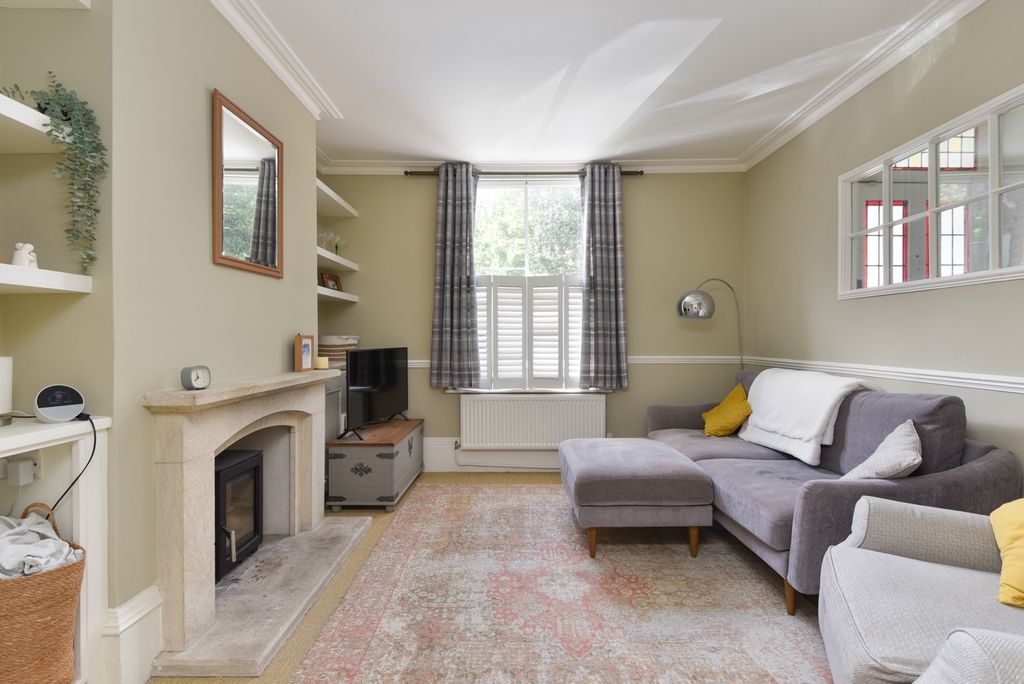 Property photo 2 of 18 4897493