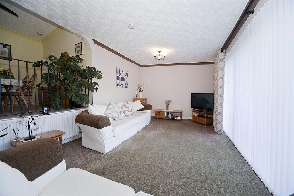 Property photo 3 of 24