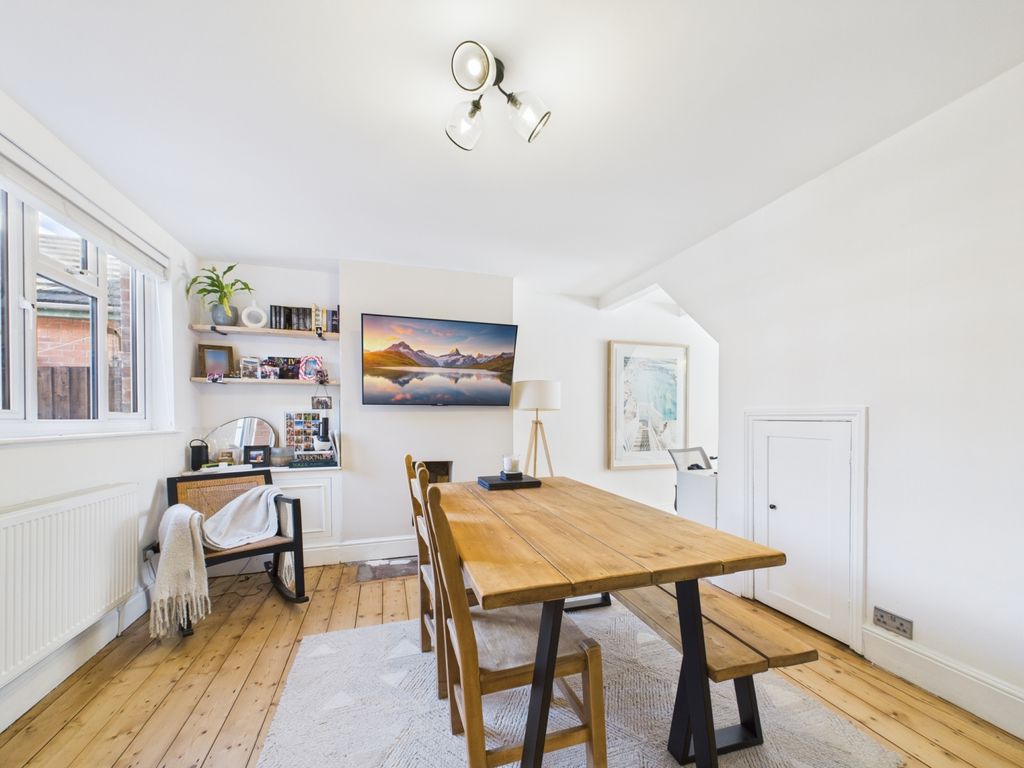 Property photo 2 of 8 Cam01740G0-Pr0450-Still004