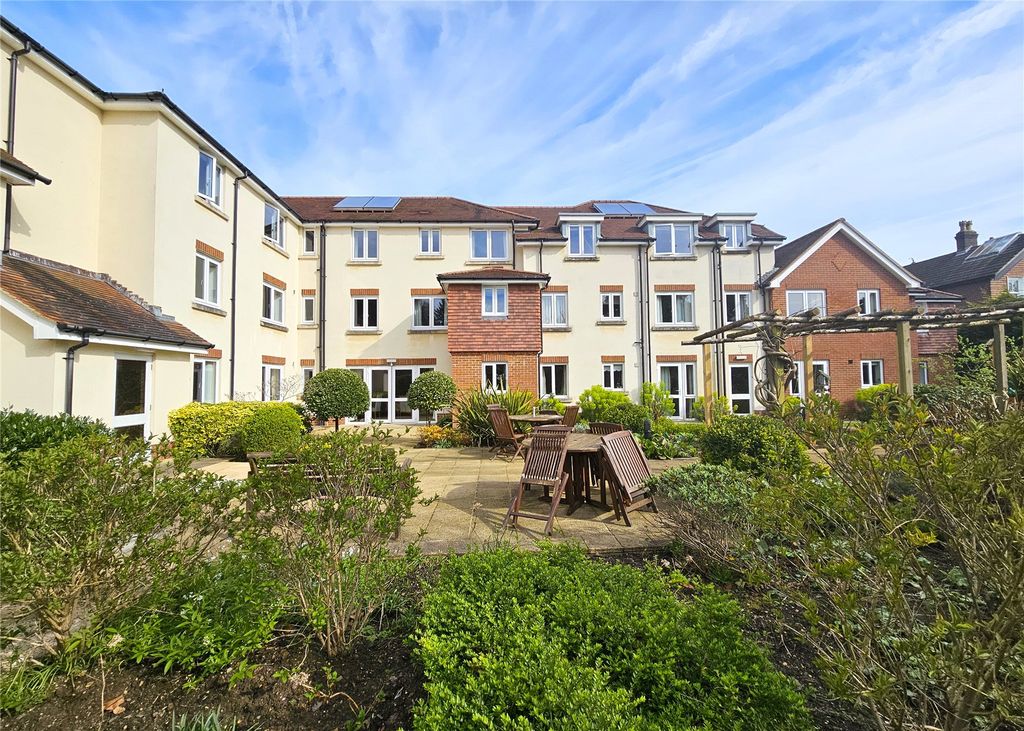 Property photo 1 of 22 Picture No. 28
