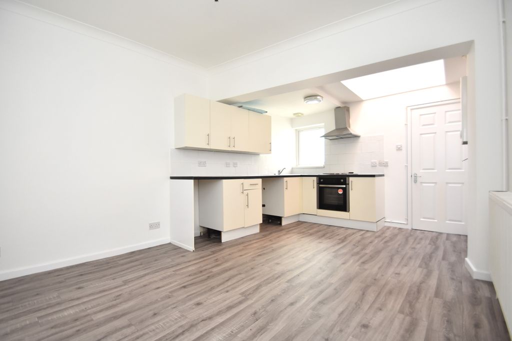 Property photo 3 of 10 Photo 03