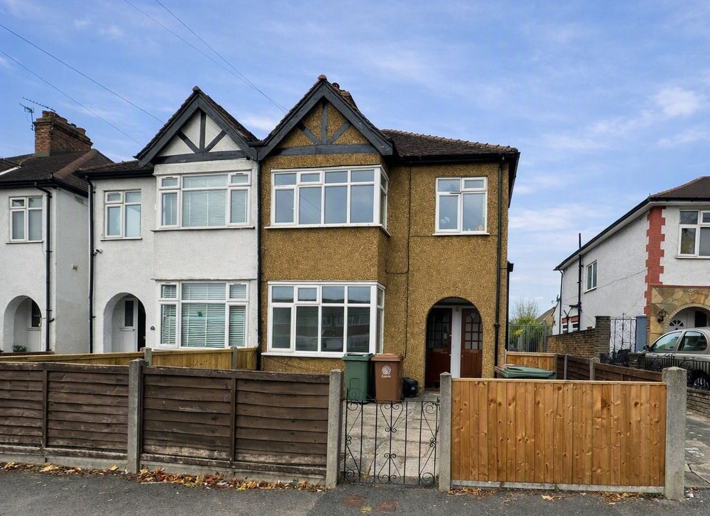 Property photo 1 of 9 1 Bedroom Maisonette For Rent