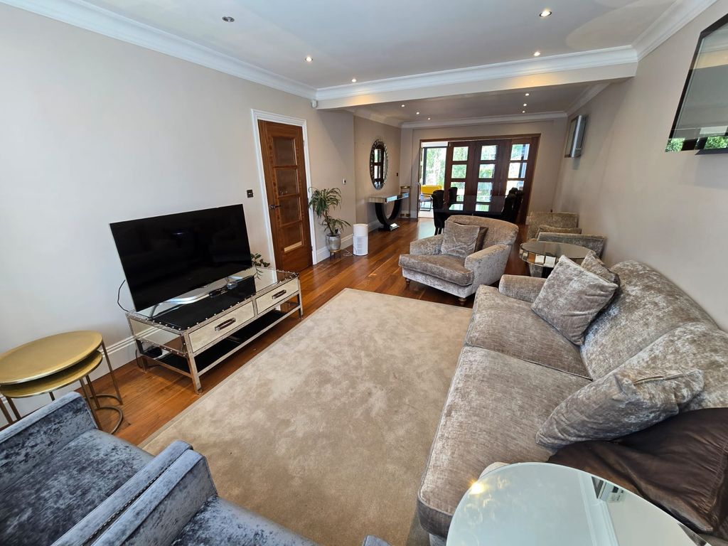 Property photo 1 of 44