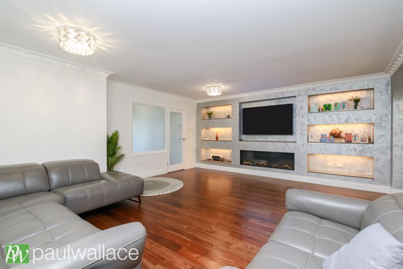 Property photo 2 of 20 Lounge / Diner