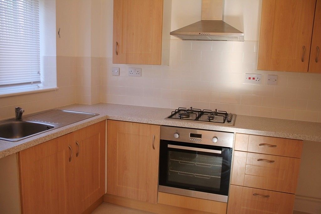 Property photo 2 of 6 Kitchen (Main)